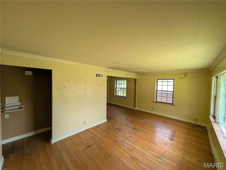 Property Photo:  1211 Forest Home Drive  MO 63137 
