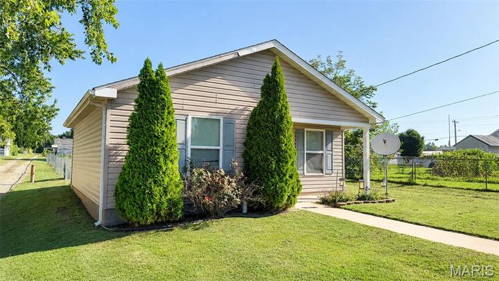 Property Photo: 106 Delmar Street MO 63645