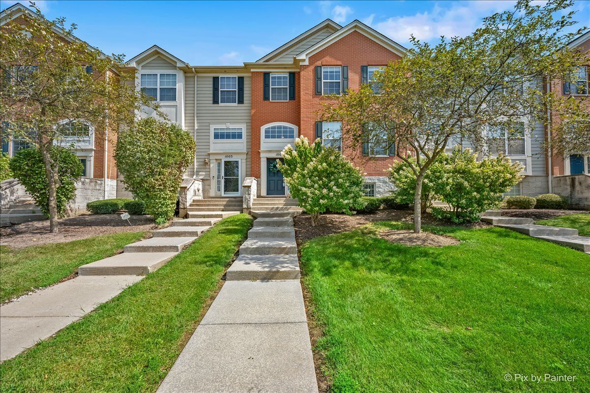 Property Photo:  1005 Alberta Road  IL 60124 