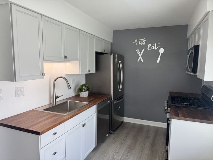Property Photo:  263 S Clubhouse Drive 312  IL 60074 