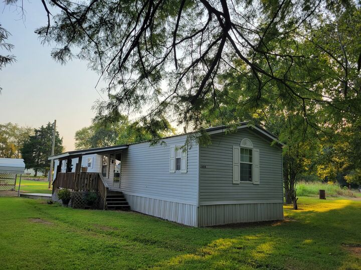 Property Photo: 181 W Wall Street IL 62992
