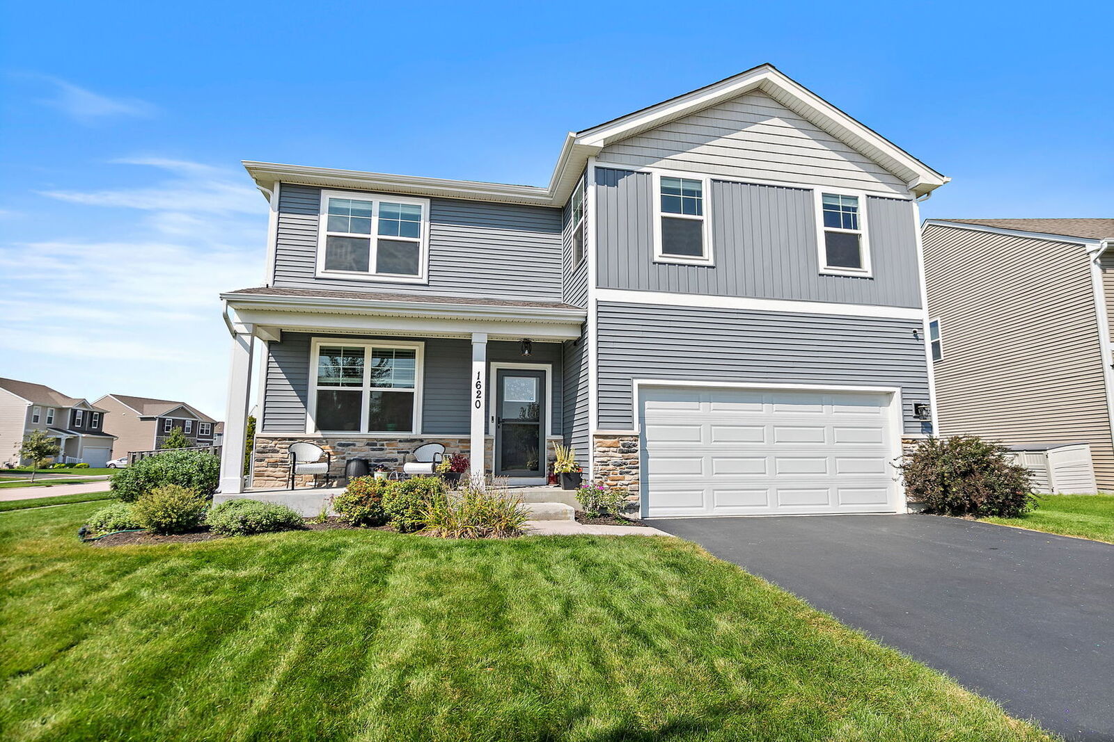 Property Photo:  1620 Emma Court  IL 60140 