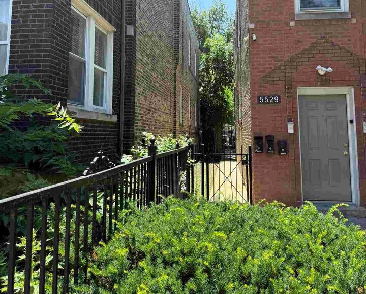 Property Photo:  5525 W Jackson Boulevard  IL 60644 
