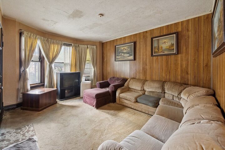 Property Photo:  4421 W Montana Street  IL 60639 