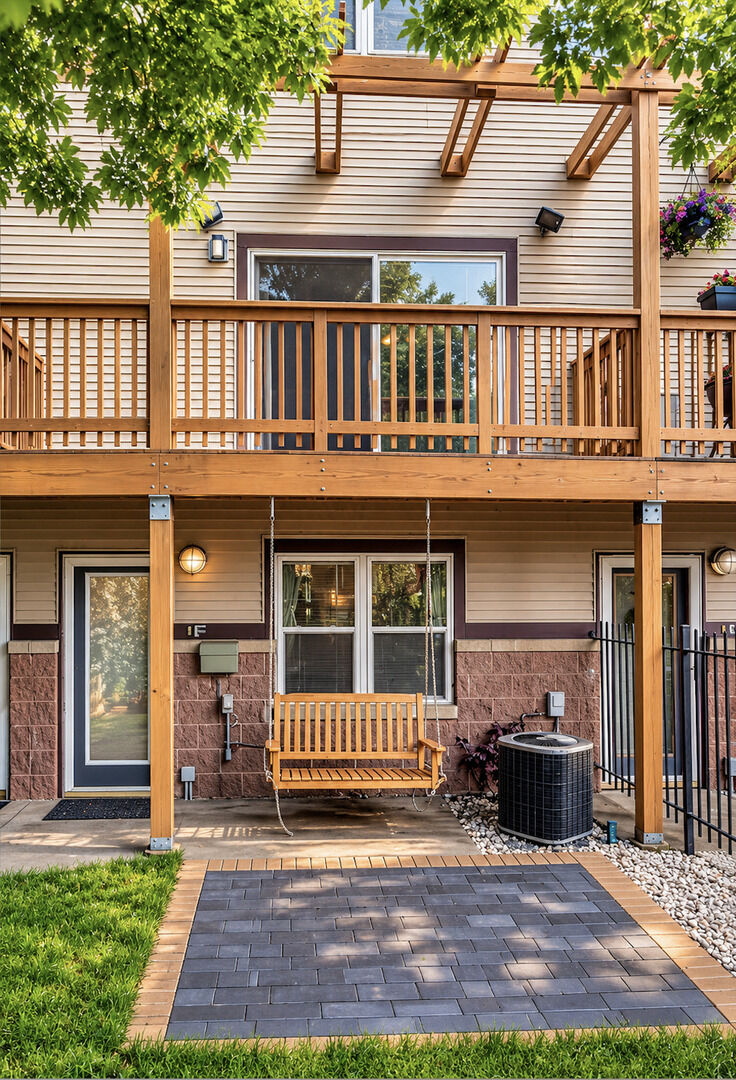 Property Photo: 1540 N Greenview Avenue F IL 60642