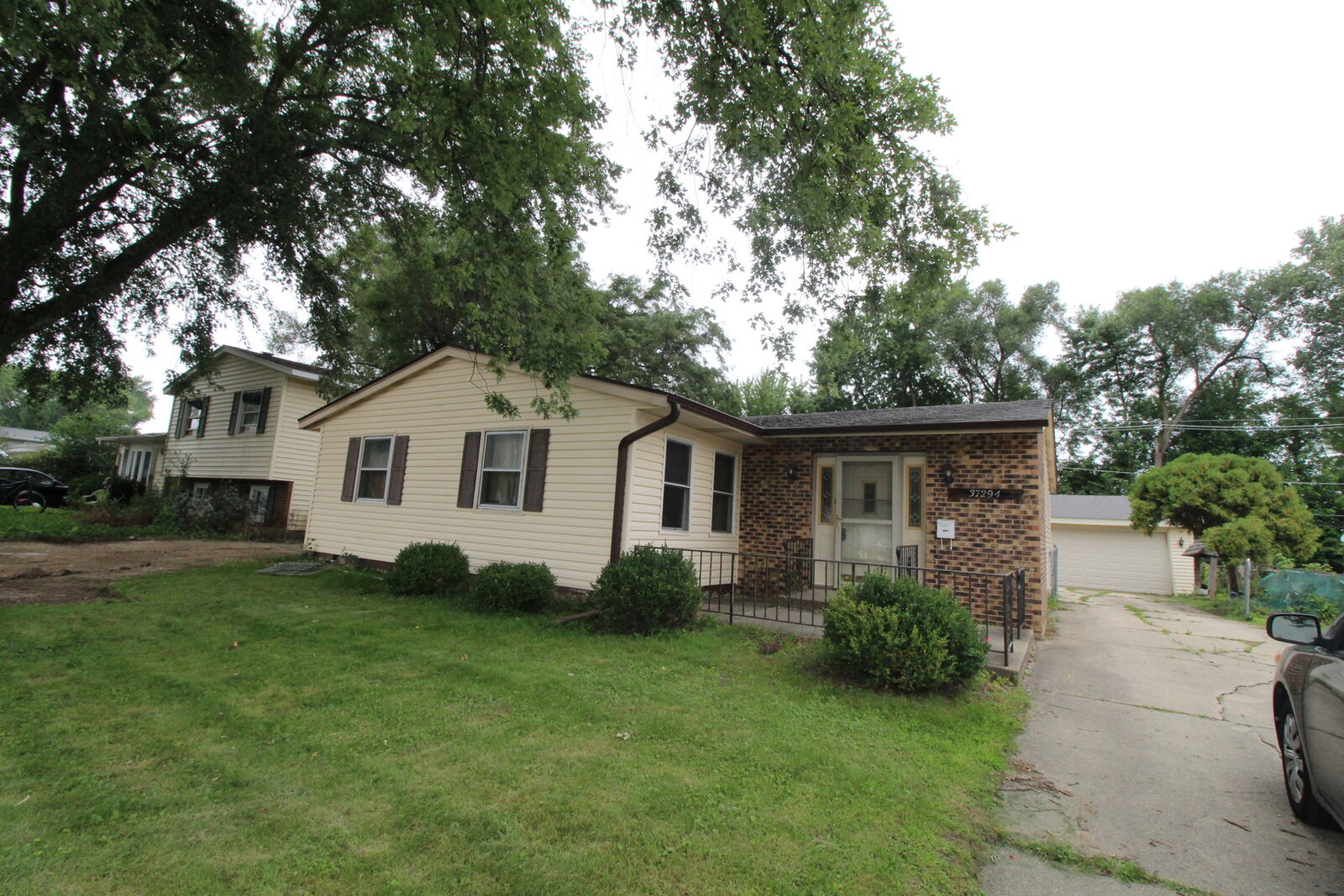 Property Photo:  37294 N Grandwood Drive  IL 60031 