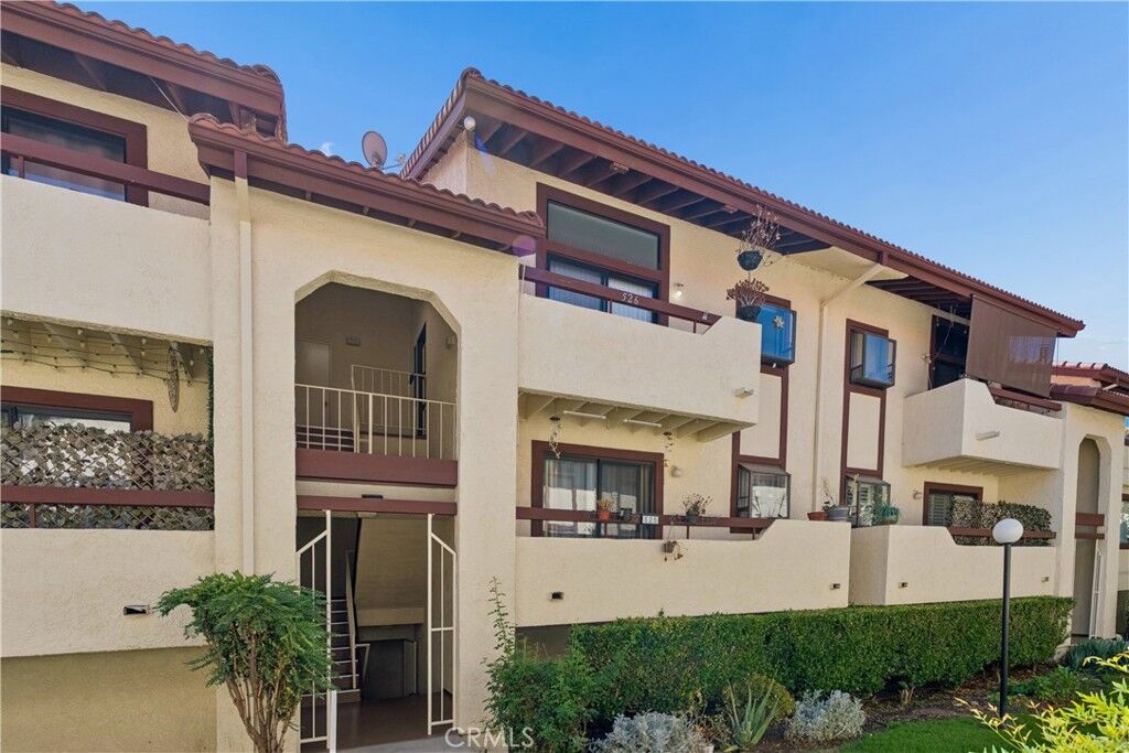 Property Photo: 18012 Saratoga 526 CA 91387