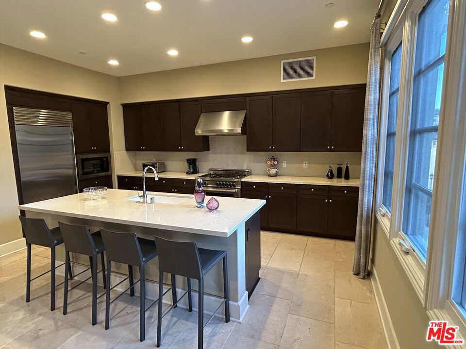 Property Photo:  23500 Park Sorrento C33  CA 91302 
