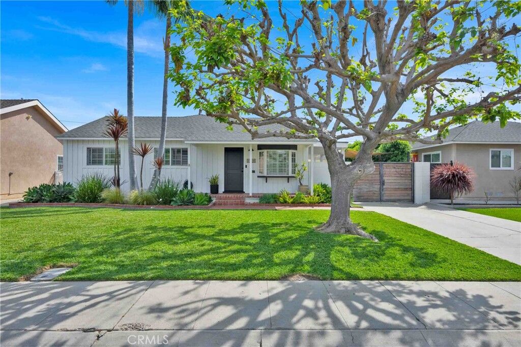 Property Photo: 2226 Senasac CA 90815