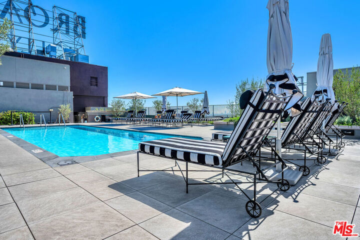 Property Photo:  1645 Vine Street 402  CA 90028 