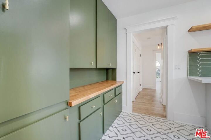 Property Photo: 633 N Rampart Boulevard CA 90026