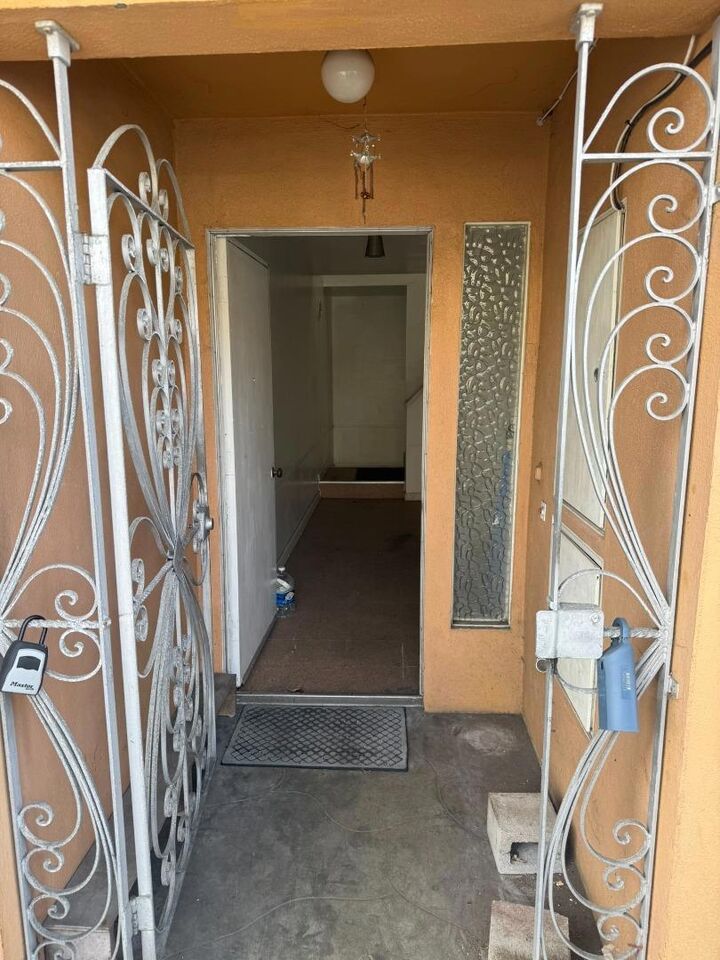 Property Photo:  60 E Moltke  CA 94014 