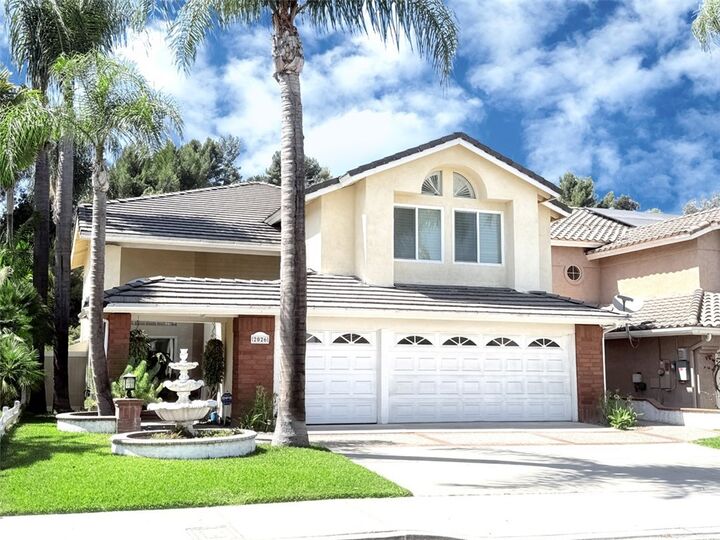 Property Photo:  2026 Avenida Hacienda  CA 91709 
