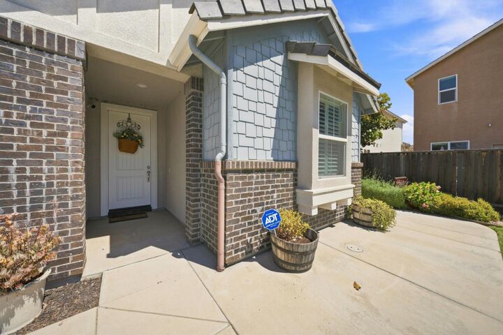 Property Photo: 2725 Greenleaf Street CA 95337