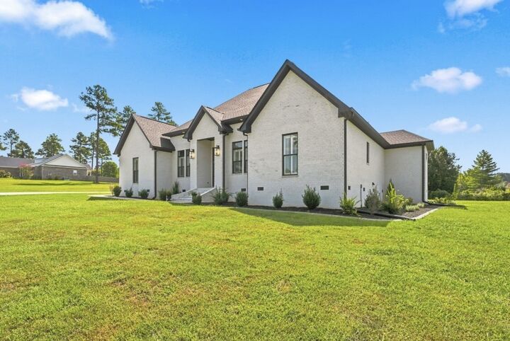 Property Photo: 64 Eagle Ridge Ln E TN 38483
