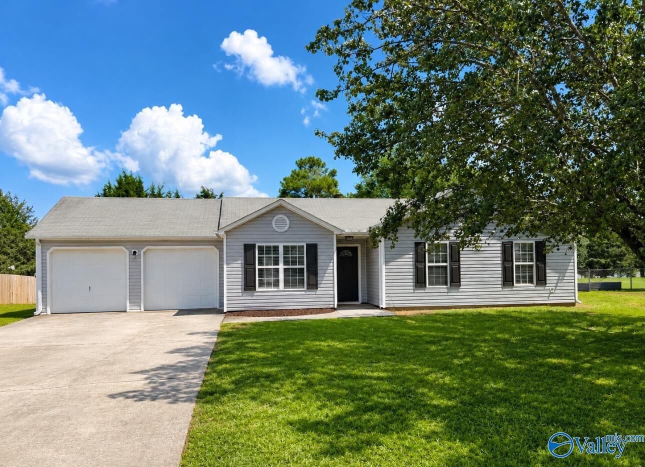 Property Photo: 220 Barberry Lane AL 35773