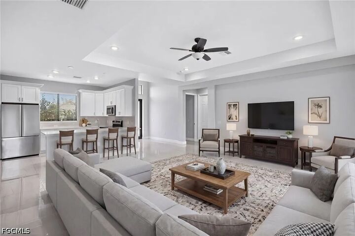 Property Photo:  1715 SW 3rd Street  FL 33991 