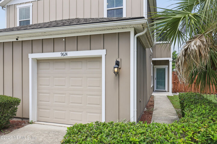 Property Photo: 9624 Baylin Court FL 32256