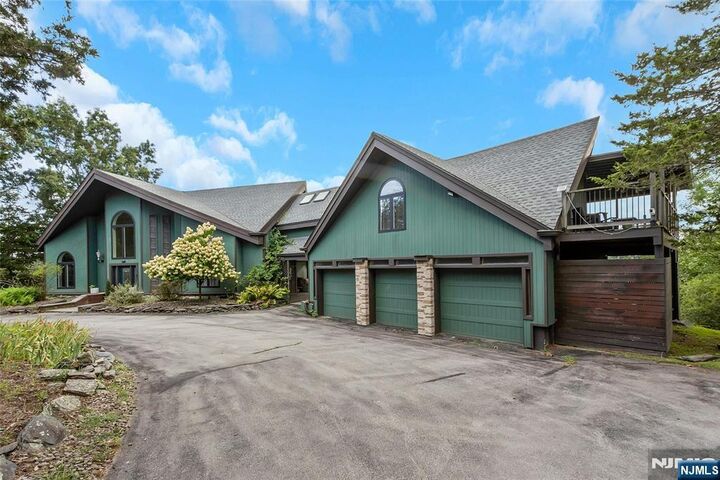 Property Photo:  69 Cedar Pond Lane  NY 10918 