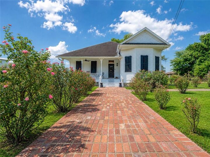 Property Photo: 232 Mark Street LA 71351