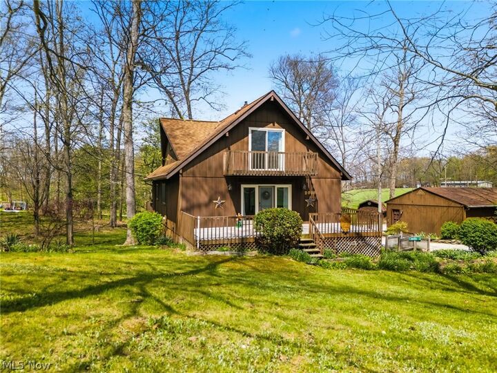 Property Photo: 2081 Waynesburg Road NW OH 44615