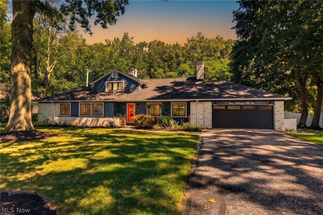 Property Photo:  11 Wintergreen Hill Drive  OH 44077 