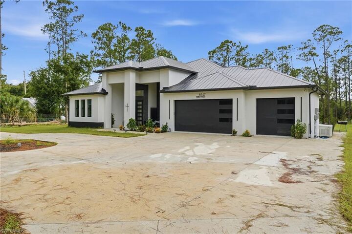 Property Photo: 6547 Beedla St FL 34291