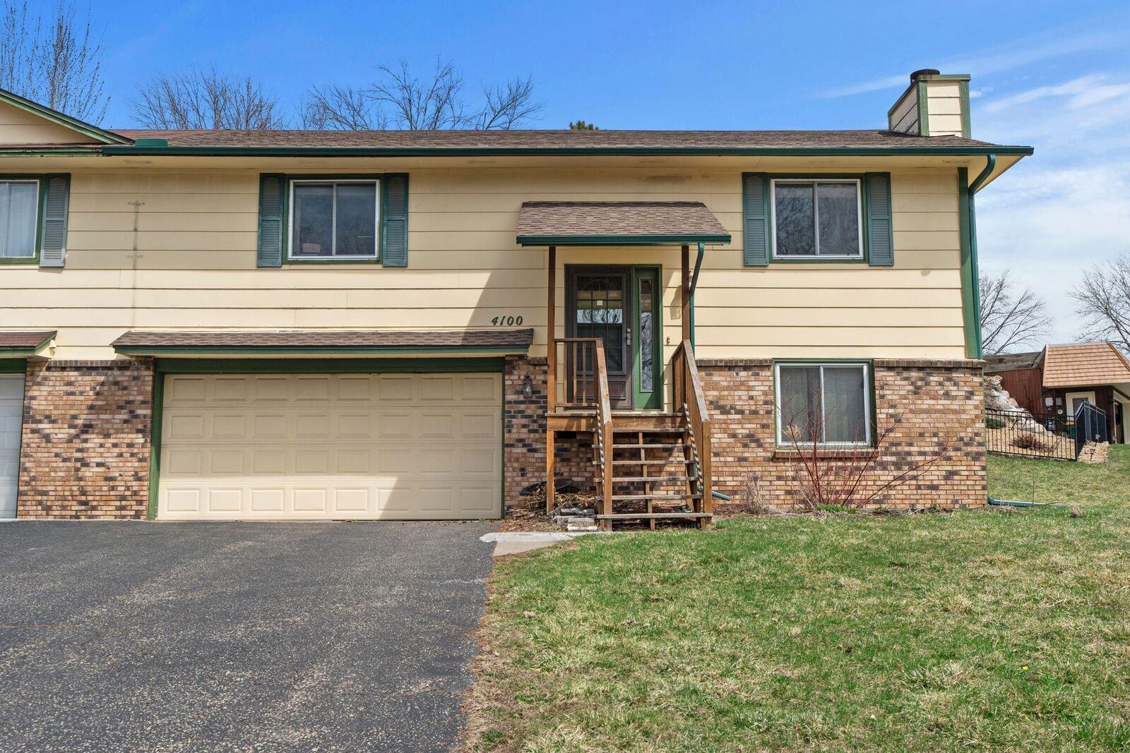 Property Photo: 4100 Jordan Avenue N MN 55427