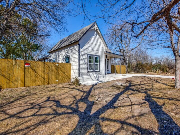 Property Photo: 3204 5th Avenue TX 76110