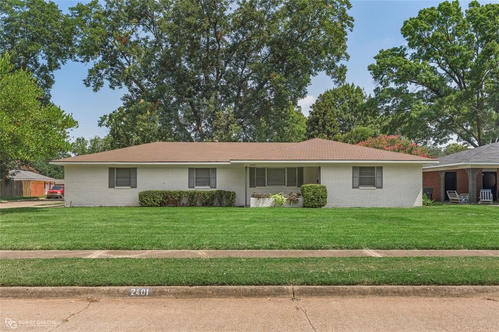 Property Photo: 2401 Waverly Drive LA 71111