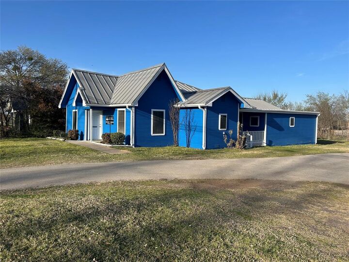 Property Photo:  1004 Church Street  TX 75482 