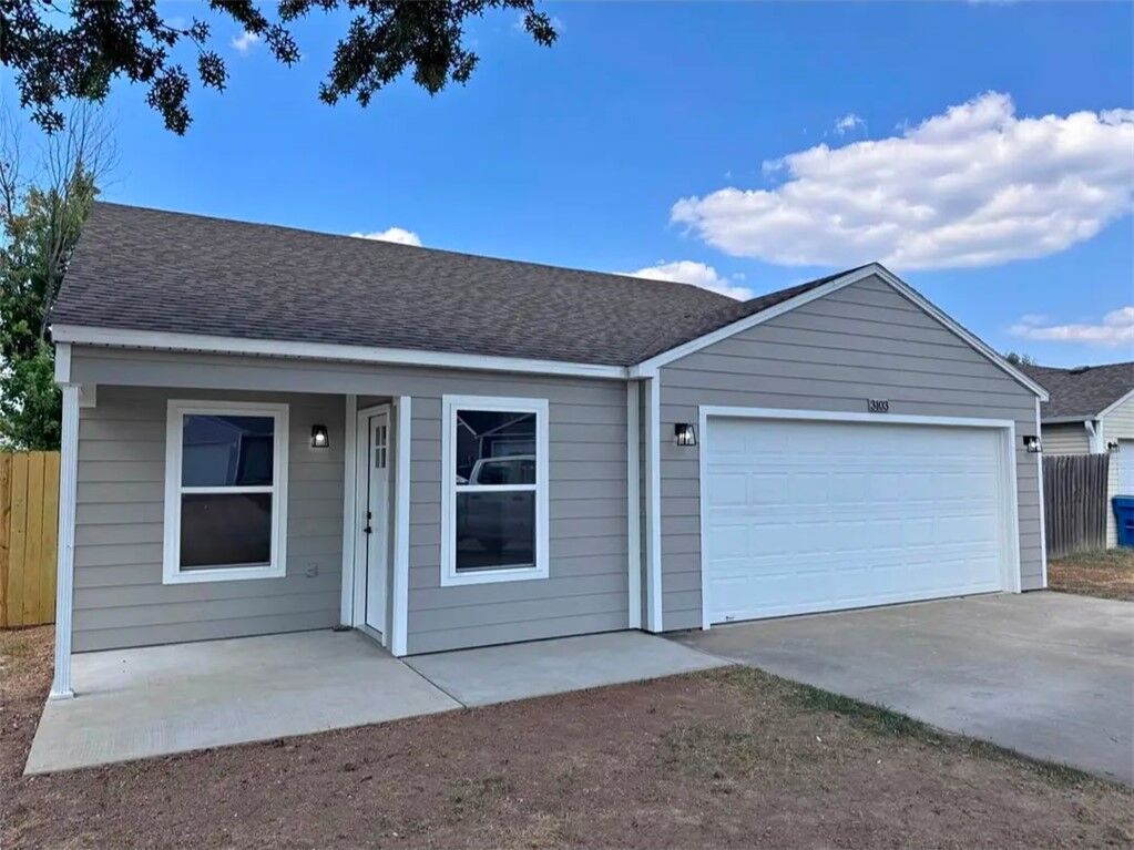 Property Photo: 3103 NE 12th Street AR 72712