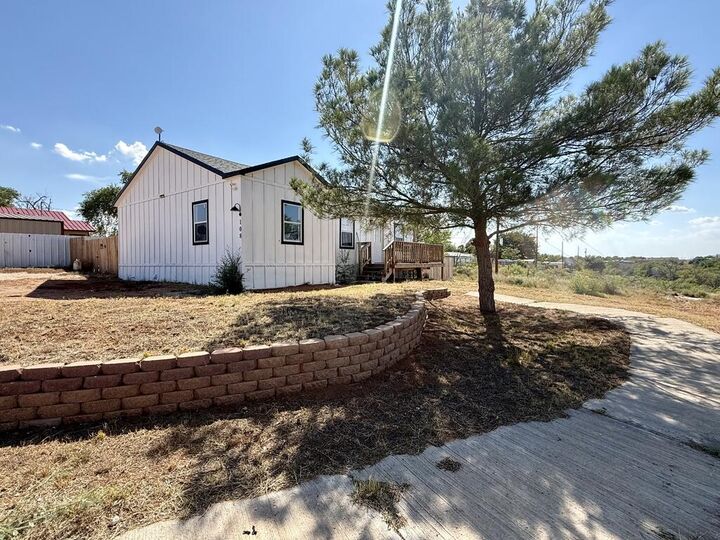 Property Photo:  108 15th St  TX 79360 