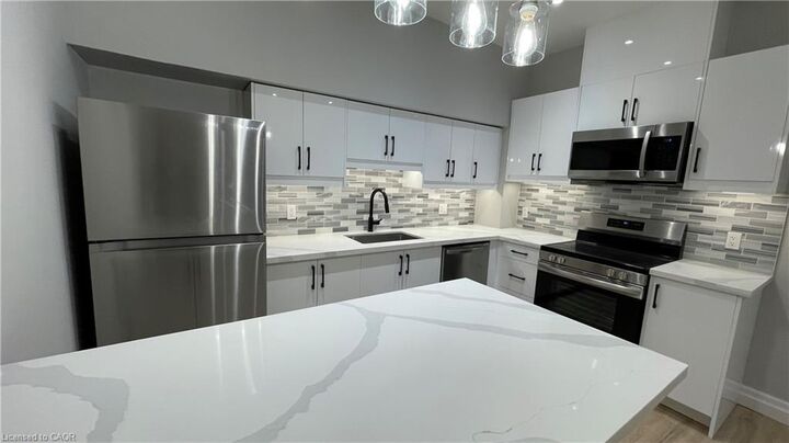 Property Photo:  69 East Main Street 104  ON L3B 3W4 