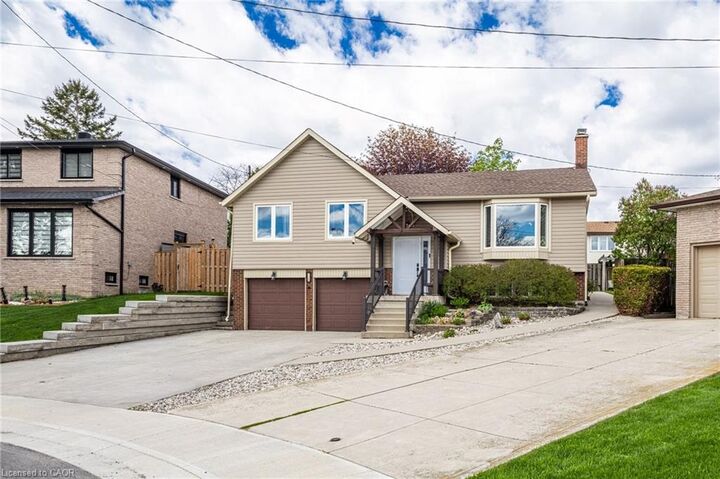 Property Photo:  118 Napoli Drive  ON L9C 6X2 