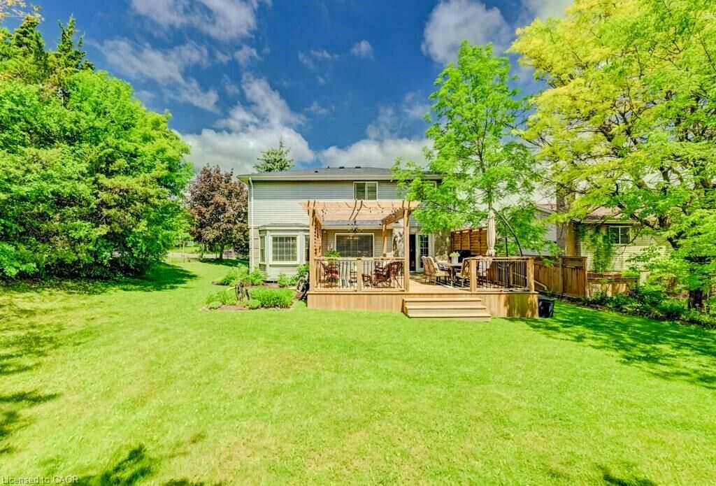 Property Photo:  469 Westvale Drive  ON N2T 1S9 