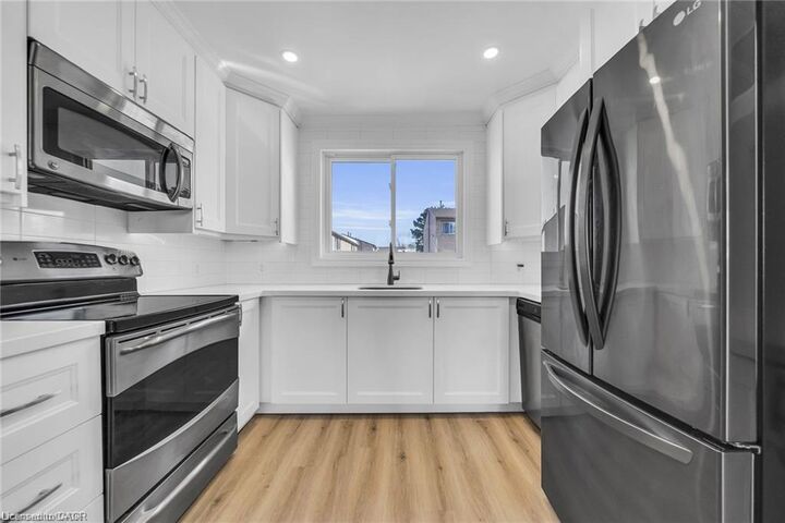 Property Photo:  250 Magnolia Drive 34  ON L9C 6M3 
