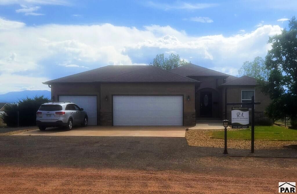 Property Photo:  1652 Hermosa Dr  CO 81007 