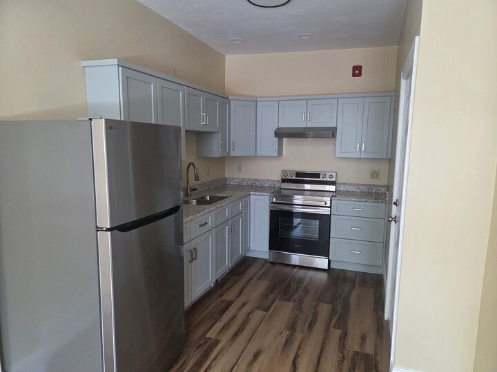Property Photo: 80 Grove Street 6 MA 01420