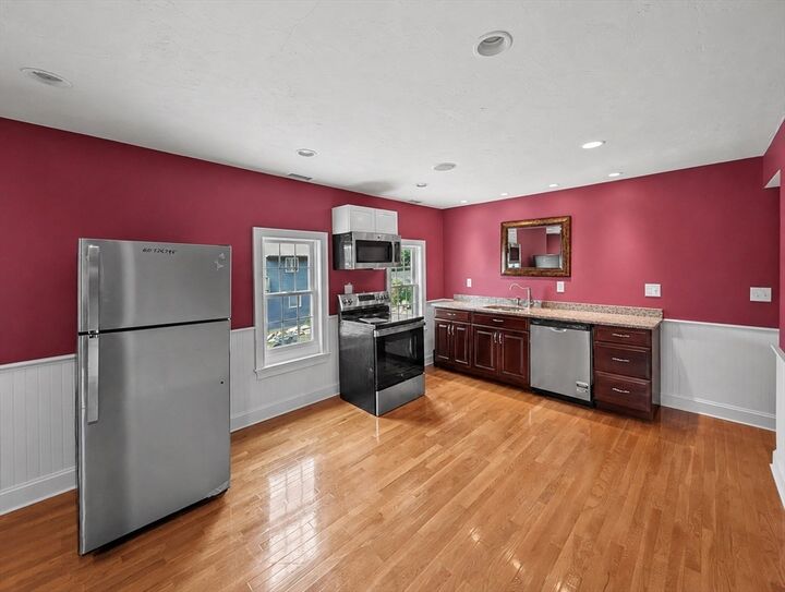 Property Photo: 5 Victoria Ter 2 MA 01527