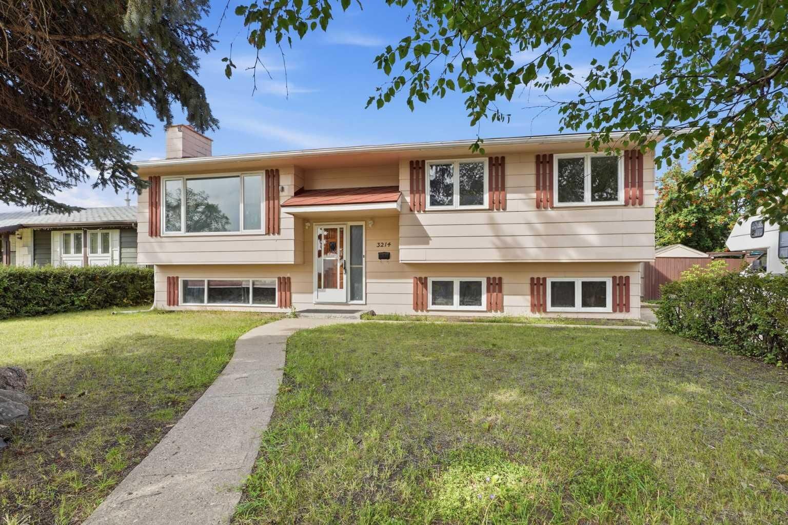 Property Photo:  3214 57 Avenue  AB T4N 5V5 