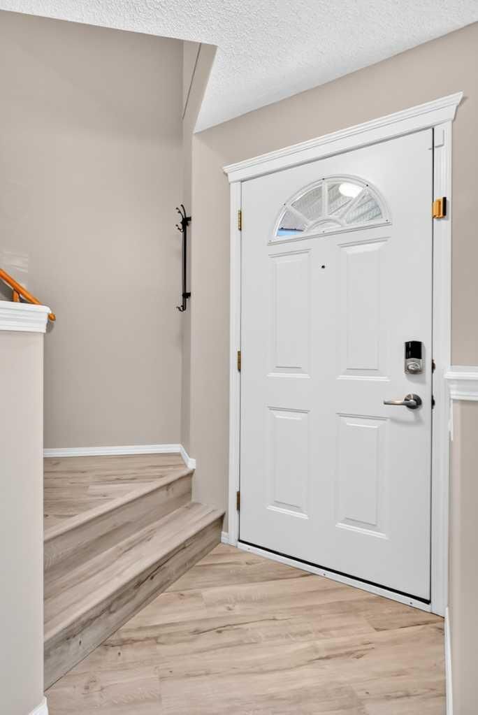 Property Photo:  22 Cramond Crescent SE  AB T3M 1B7 