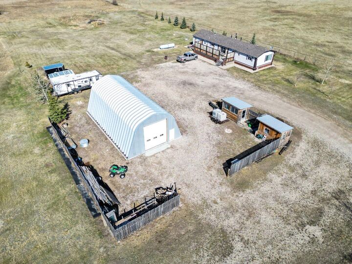 Property Photo:  232080 Range Road 250  AB T1P 1J6 
