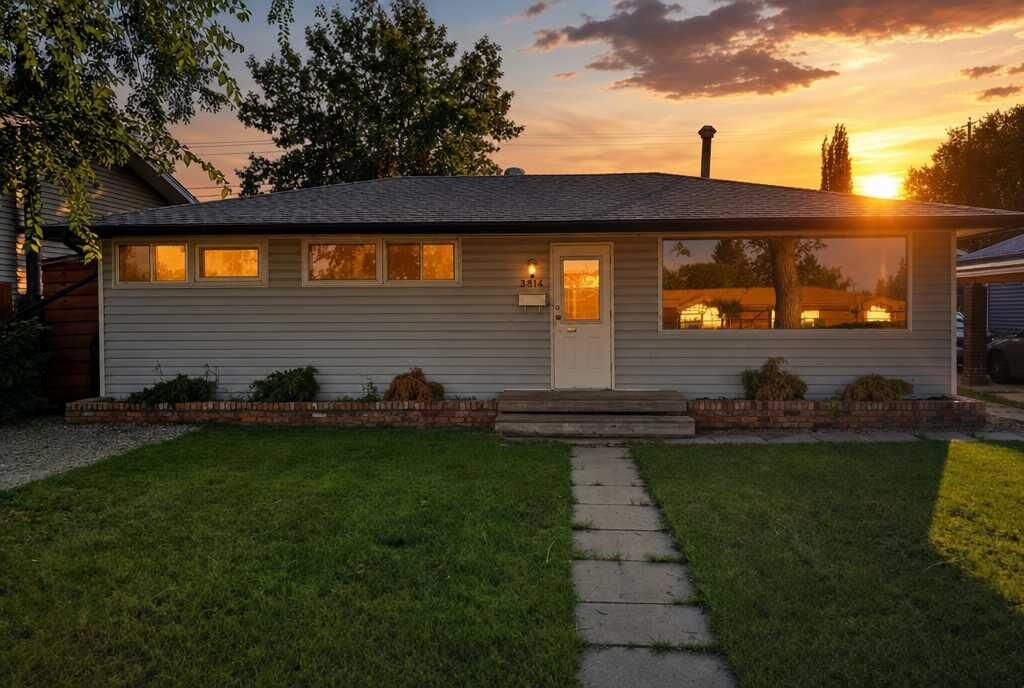 Property Photo:  3814 58 Avenue  AB T4N 4T4 