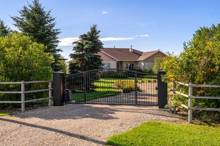 Property Photo:  262039 Township Road 224  AB T0J 0M0 