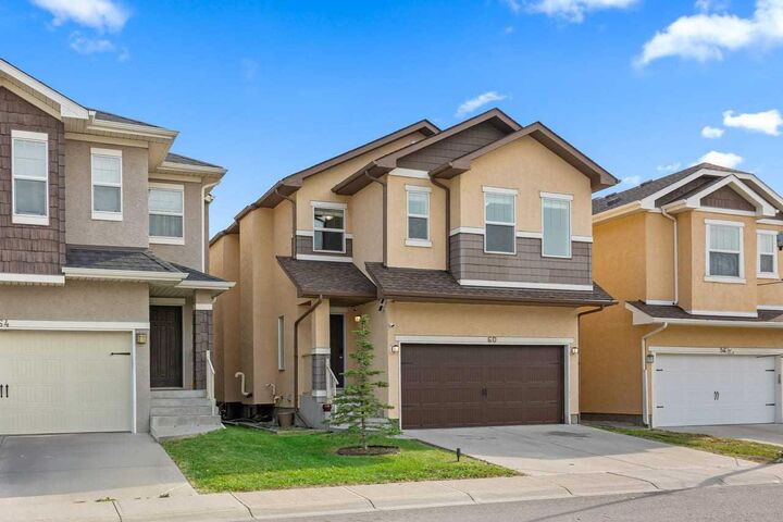 Property Photo:  60 Covecreek Mews NE  AB T3K 0V8 