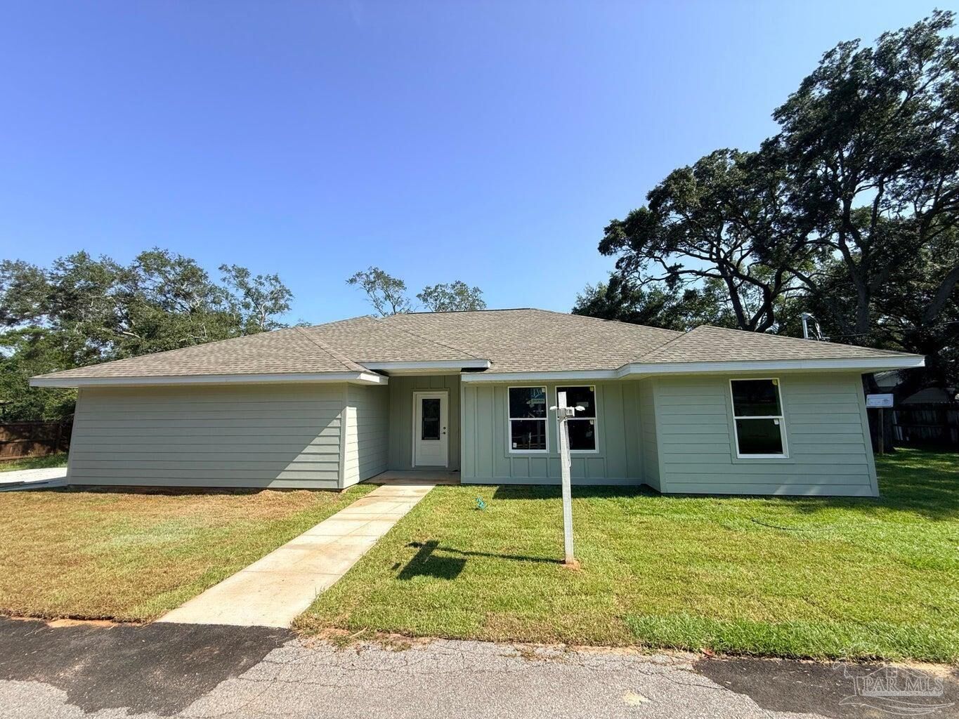 Property Photo:  4728 Bay Breeze Dr  FL 32563 