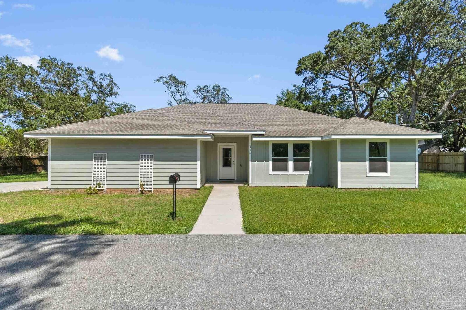 Property Photo:  4728 Bay Breeze Dr  FL 32563 