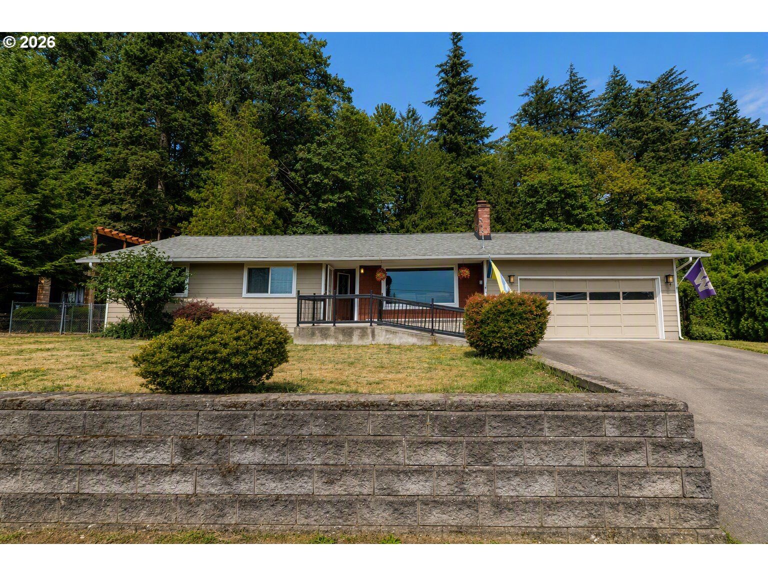 Property Photo: 2302 Cedar Pl WA 98632
