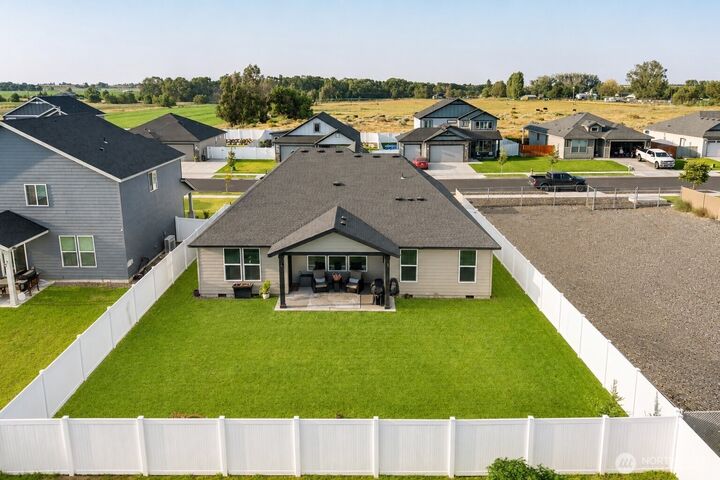 Property Photo: 4713 W Thrush Street WA 98837